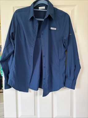 Columbia ladies Navy Long-Sleeve Outdoor Shirt